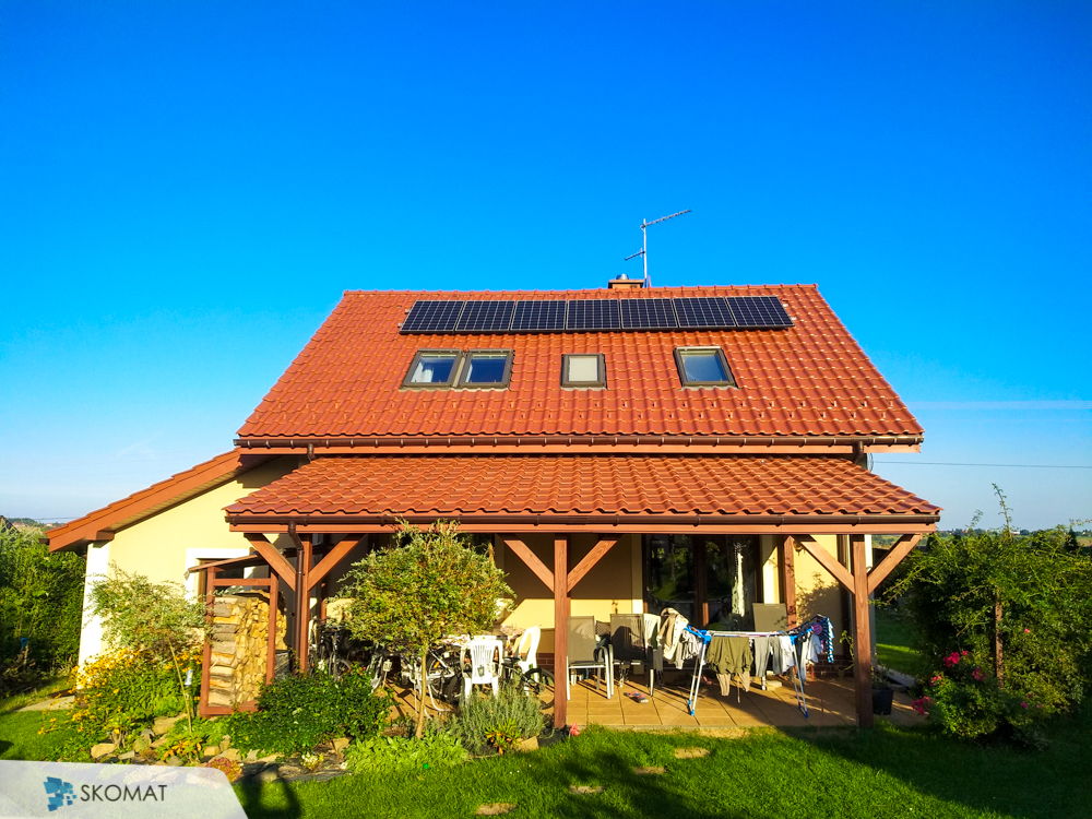 realizacja instalacji fotowoltaiczna na dachu domu w Baranówka