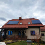 realizacja instalacji fotowoltaiczna na dachu domu jednorodzonego w Baranówce