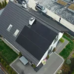 Instalacja fotowoltaiczna na dachu domu w miejscowości Libertów
